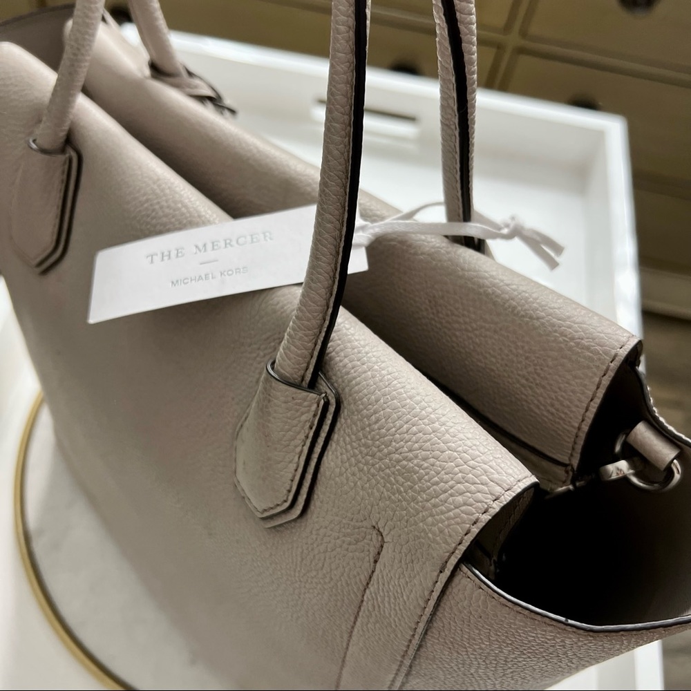Michael Kors Pebbled textile Leather hand bag - Picture 11 of 14